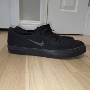 Nike Men's Black Canvas Sneakers